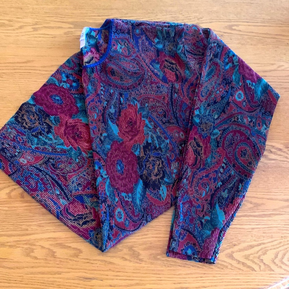 Top stretchy ladies long sleeves beautiful print Sz 22M/42